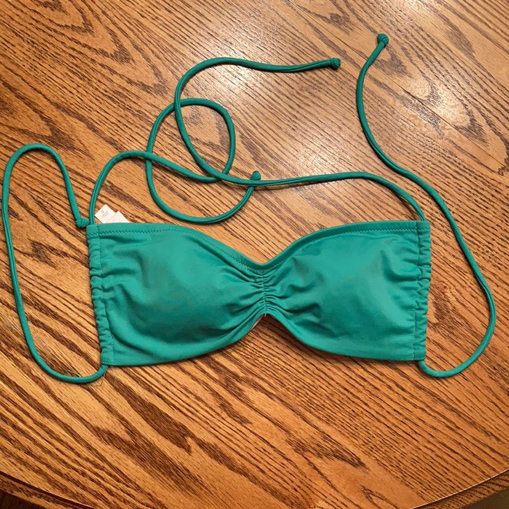 EUC Victoria’s Secret bathing suit top. Size S